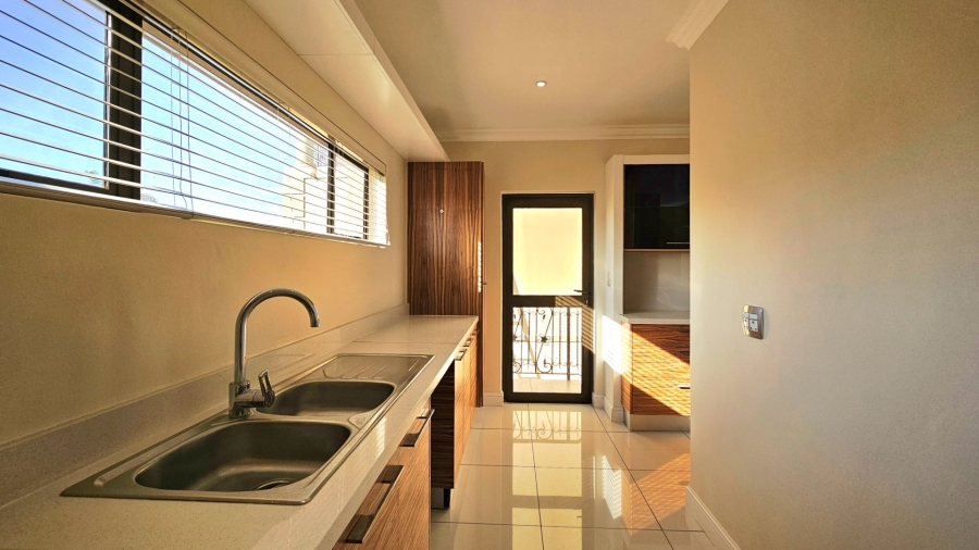 5 Bedroom Property for Sale in Kiepersol Free State